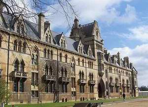 <a href=http://uk.blueskystudy.com/School-5.htm target=_blank>牛津大学</a> University of Oxford 